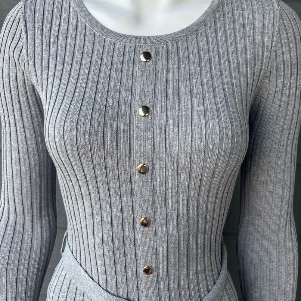 Hera Collection Ribbed Button-Front Midi Dress in… - image 3